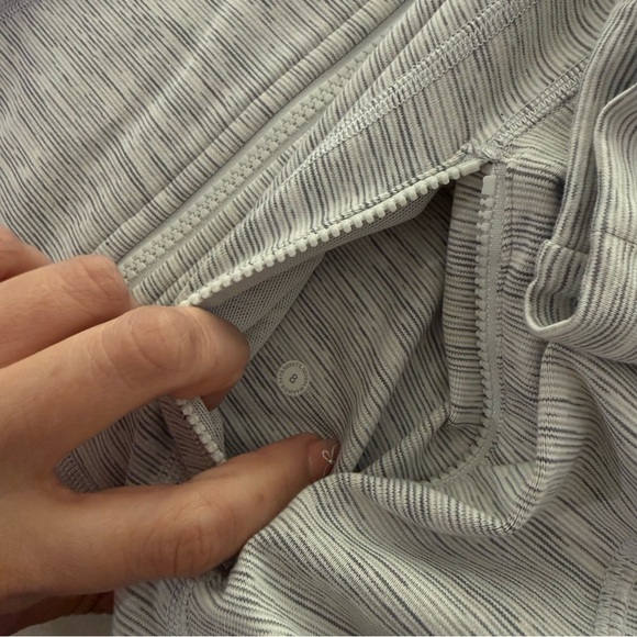 Lululemon Define Jacket Size 8 - Picture 3 of 13
